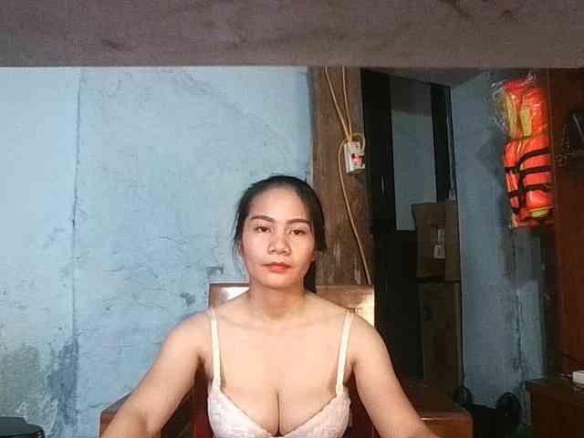 EllaShow93 webcam