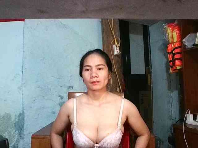 Model: EllaShow93