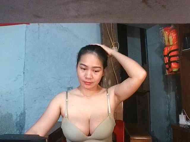 EllaShow93 webcam