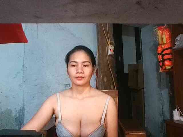 EllaShow93 webcam