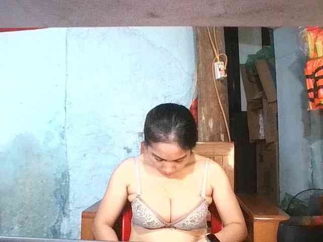 EllaShow93 webcam