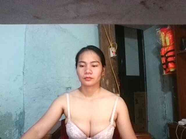 EllaShow93 webcam