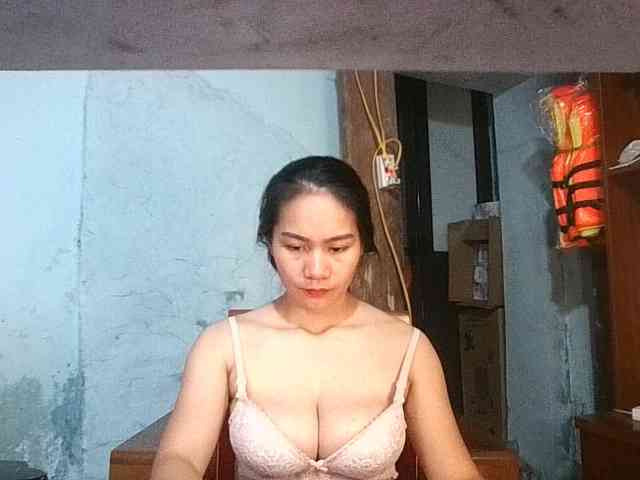 EllaShow93 webcam