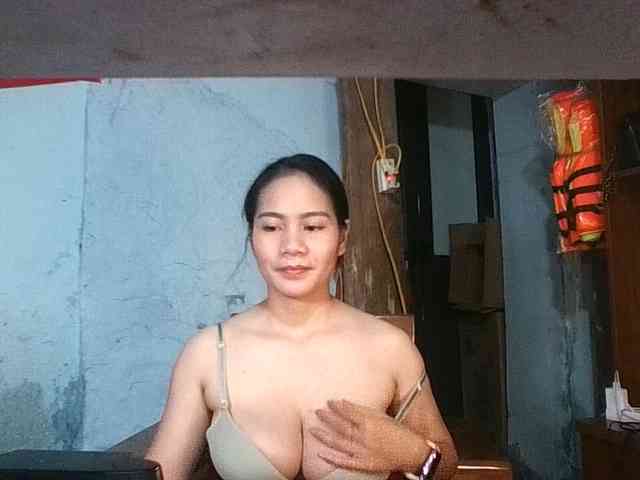 EllaShow93 webcam