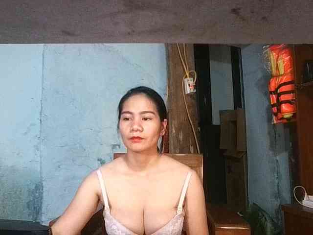 EllaShow93 webcam