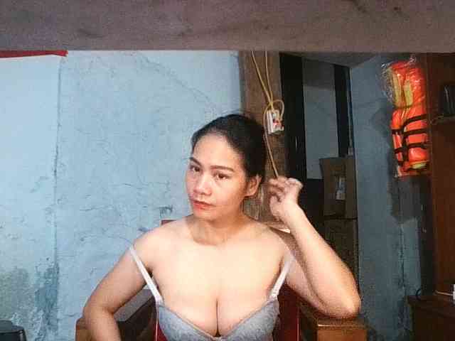 EllaShow93 webcam