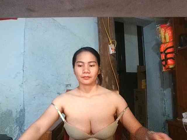 EllaShow93 webcam