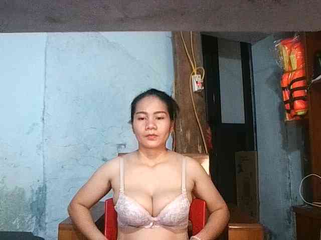 EllaShow93 webcam