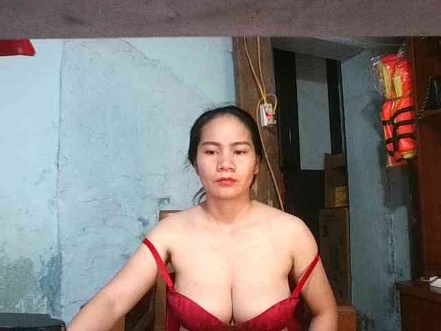 EllaShow93 webcam