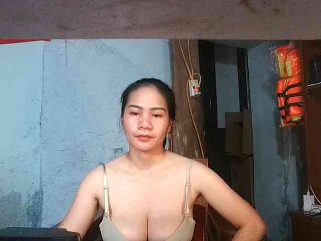 EllaShow93 webcam