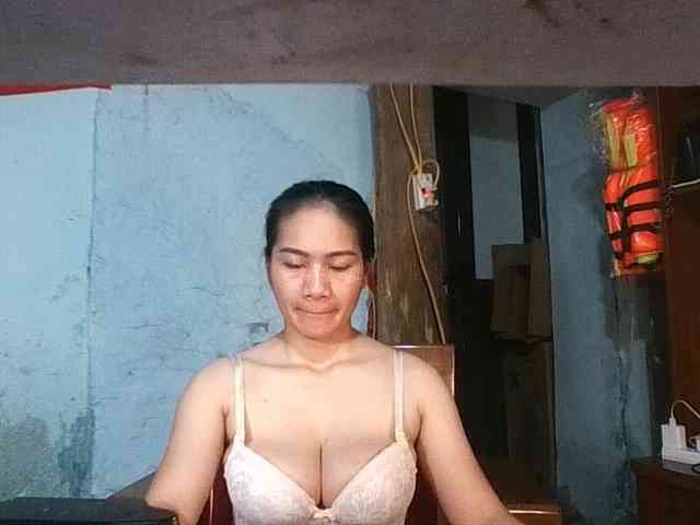 EllaShow93 webcam
