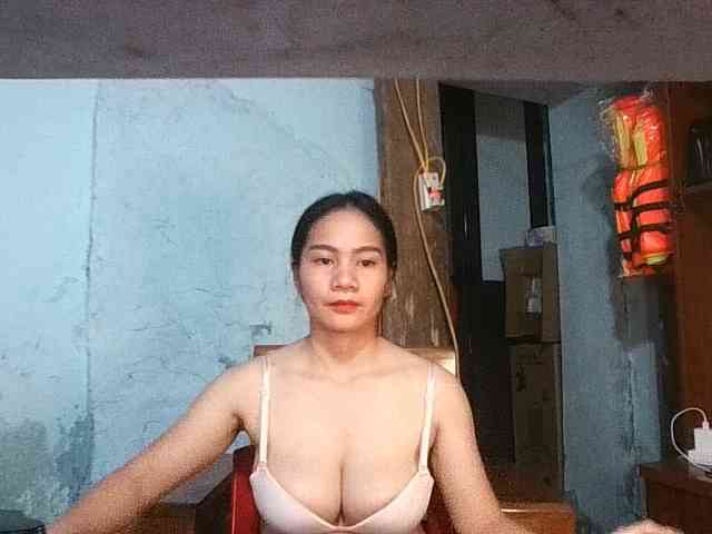 EllaShow93 webcam