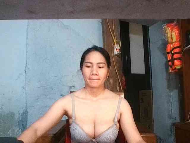 EllaShow93 webcam