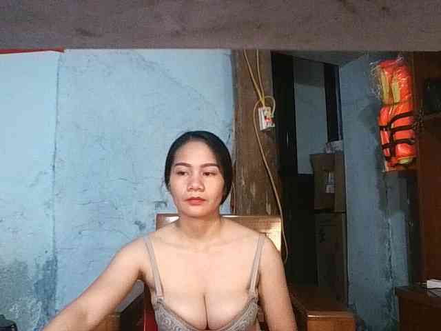 EllaShow93 webcam