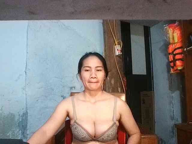 EllaShow93 webcam
