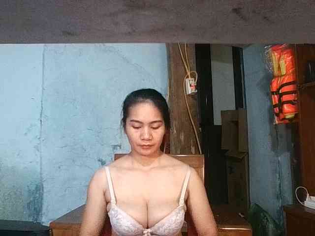 EllaShow93 webcam