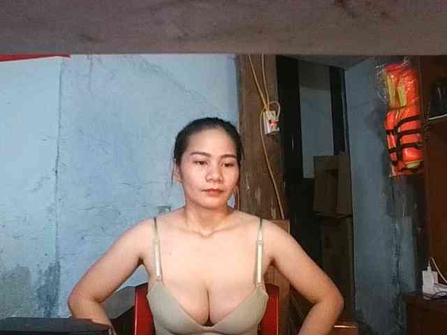 EllaShow93 webcam