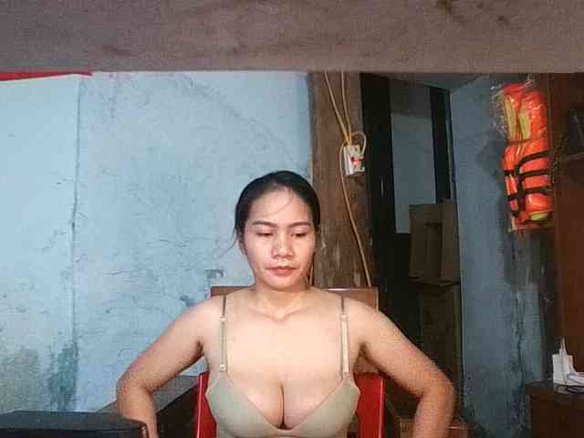EllaShow93 webcam