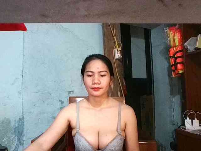 EllaShow93 webcam