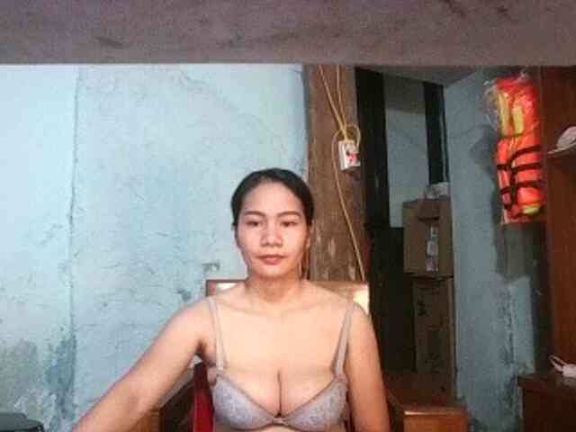 EllaShow93 webcam