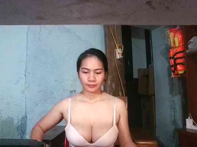 EllaShow93 webcam