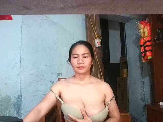 EllaShow93 webcam
