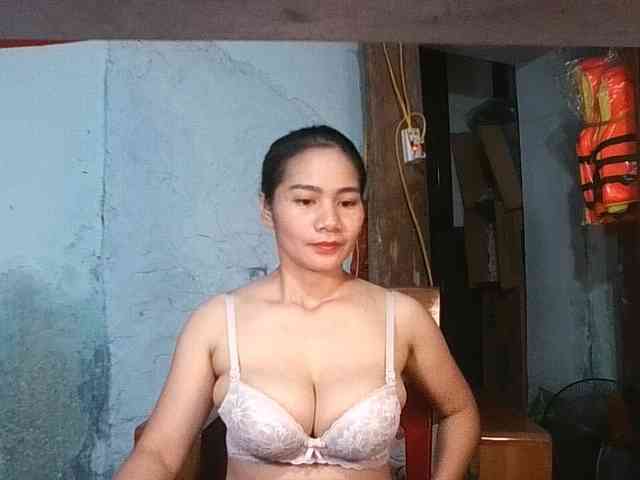 EllaShow93 webcam