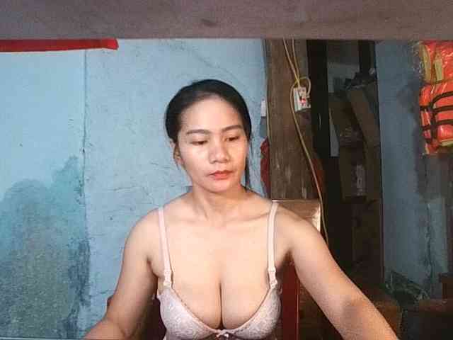 EllaShow93 webcam