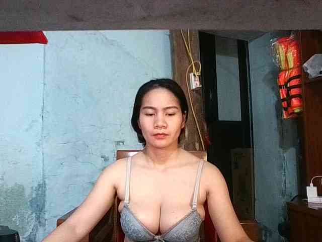 EllaShow93 webcam
