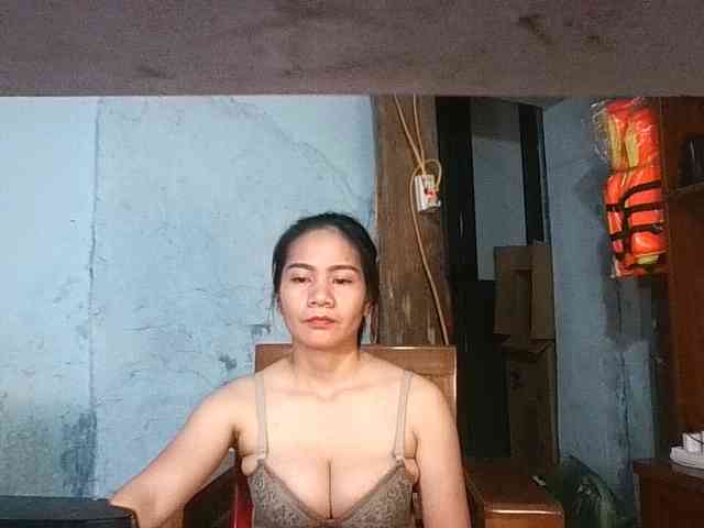 EllaShow93 webcam