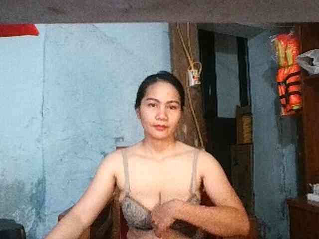 EllaShow93 webcam