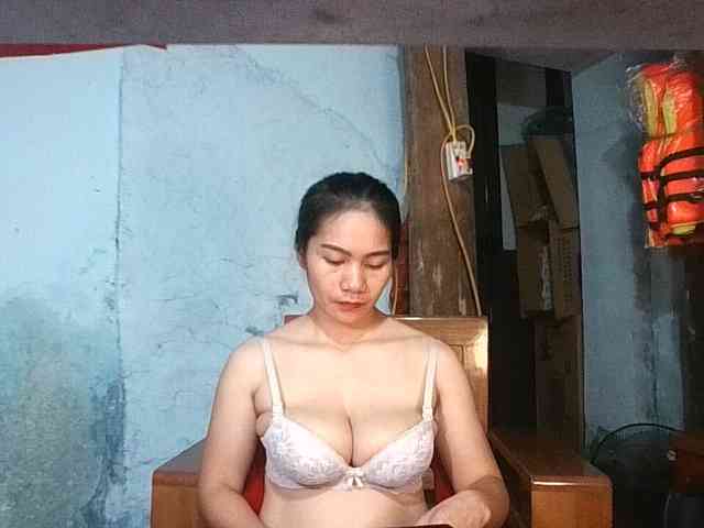 EllaShow93 webcam
