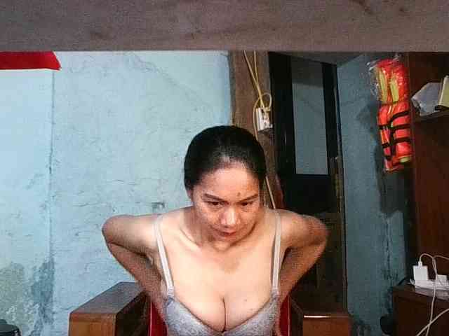 EllaShow93 webcam