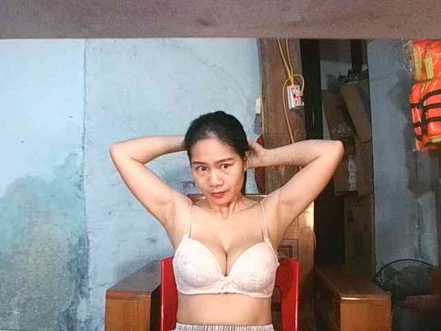 EllaShow93 webcam