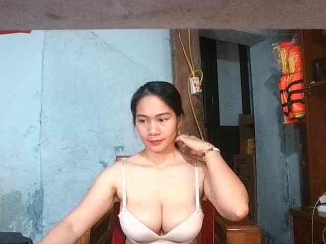 EllaShow93 webcam