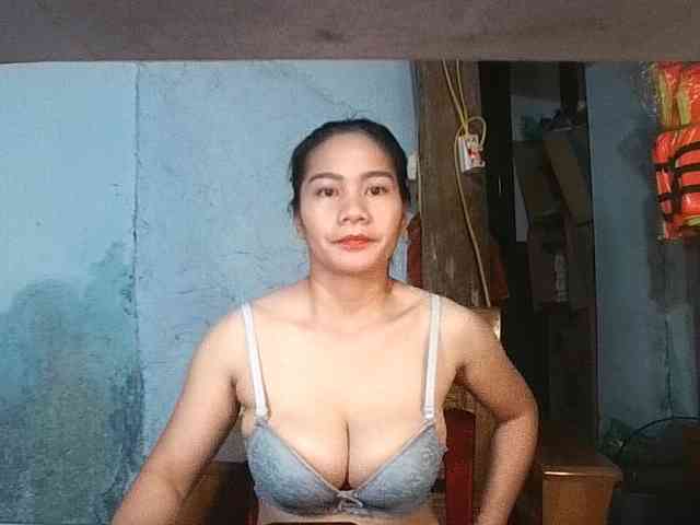 Model: EllaShow93