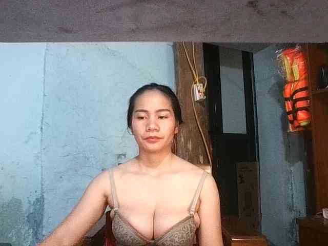 EllaShow93 webcam