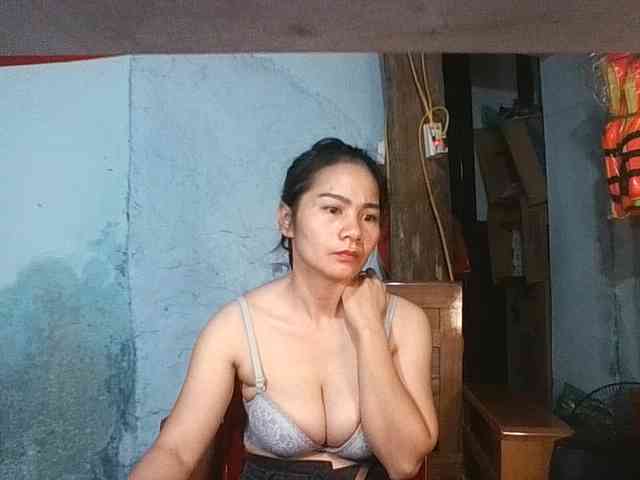 EllaShow93 webcam