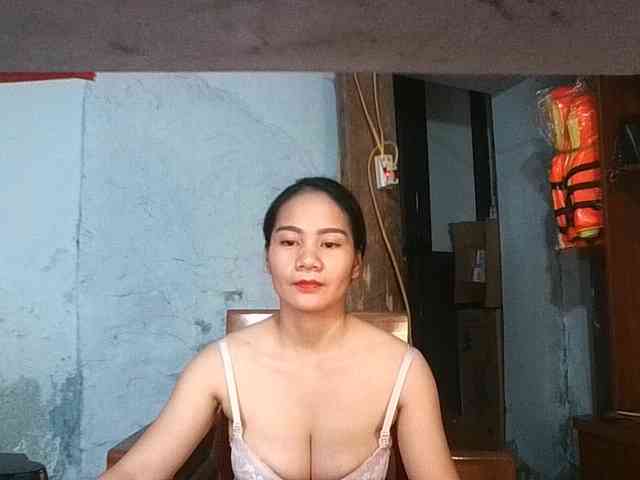 EllaShow93 webcam