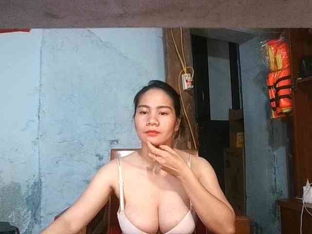 EllaShow93 webcam