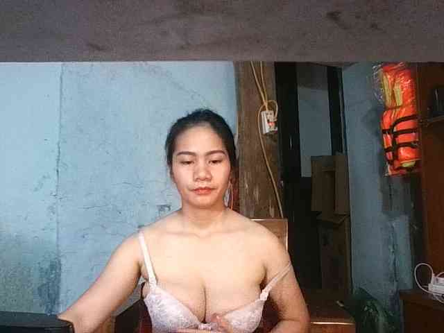 EllaShow93 webcam