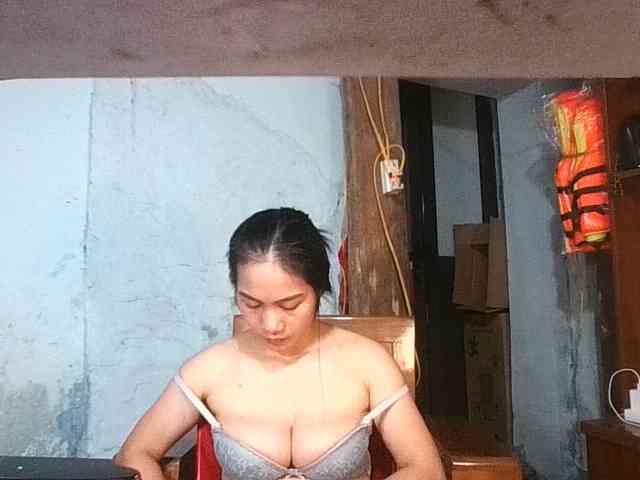 EllaShow93 webcam