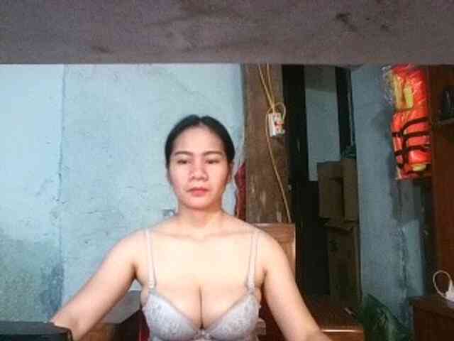 EllaShow93 webcam