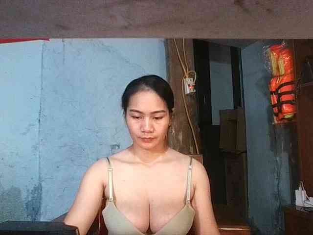 EllaShow93 webcam