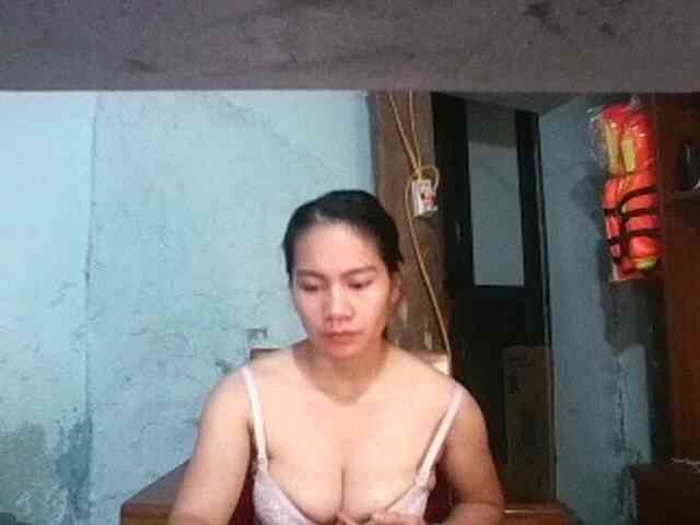 EllaShow93 webcam