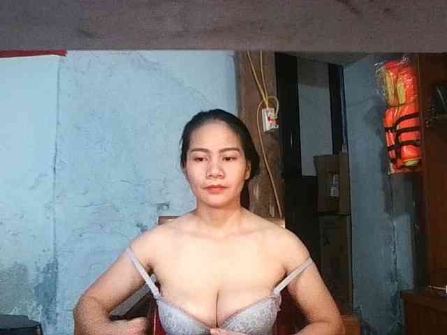 EllaShow93 webcam