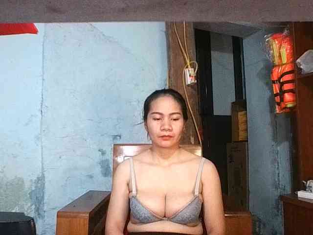 EllaShow93 webcam