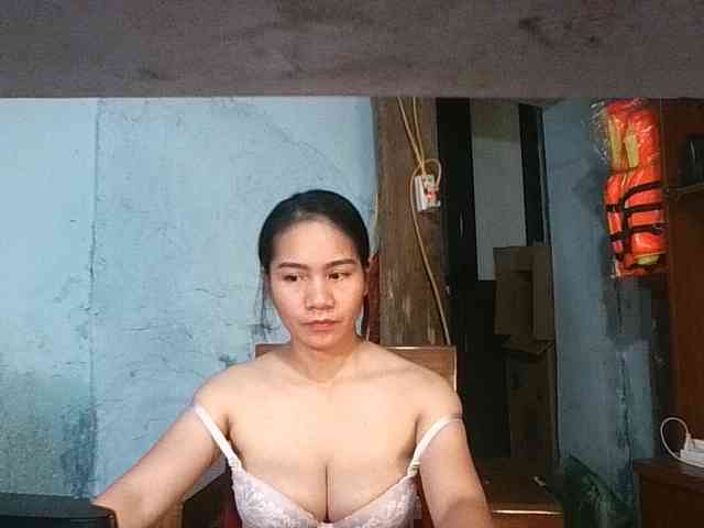 EllaShow93 webcam
