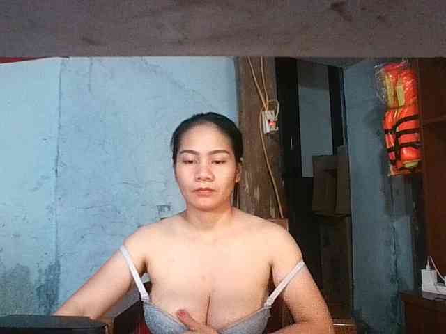 EllaShow93 webcam