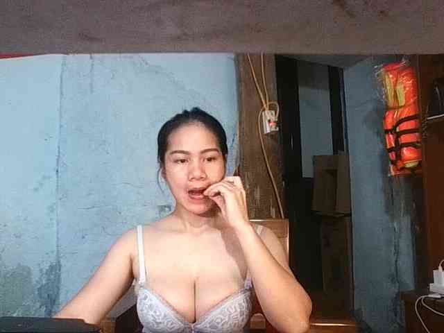 EllaShow93 webcam
